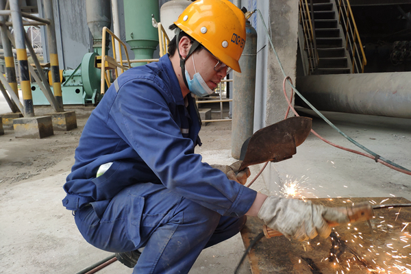 1648619297357753.jpg 現(xiàn)場檢修1.jpg